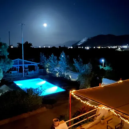 Apartment Arion Stables & *