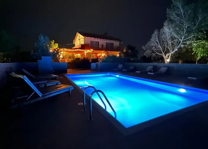 Arion Stables & Χερσόνησος